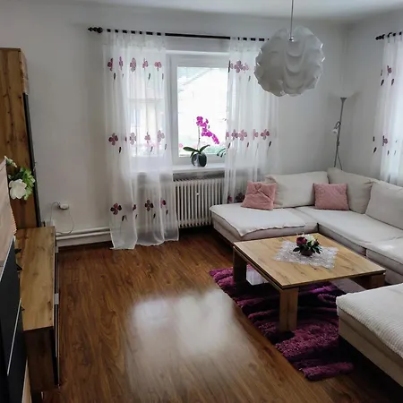 Priestranny Dom V Malebnom Prostredi Liptova 루좀베로크